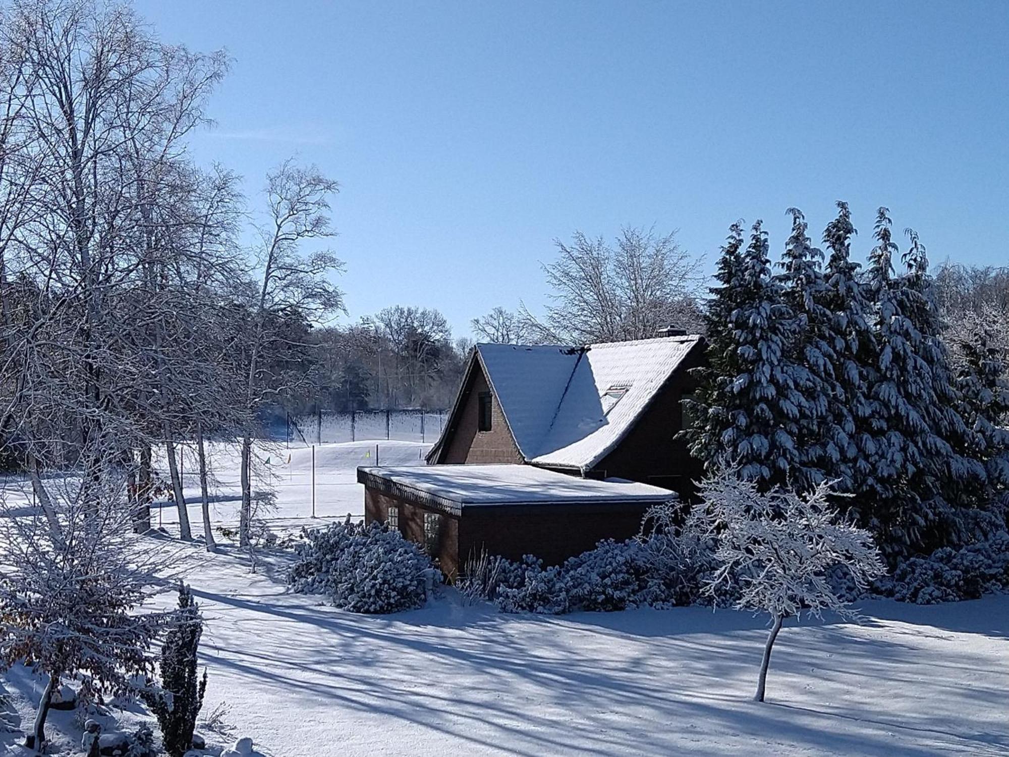 Romantic Greenhouse Syke Exterior photo